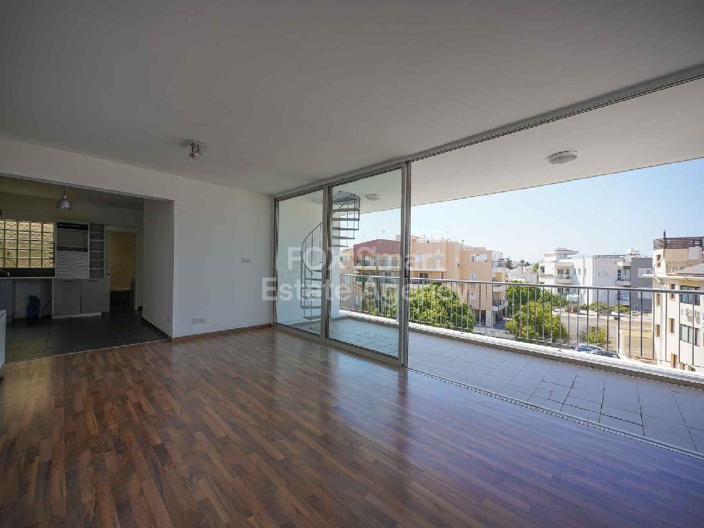 Spacious two bed top floor apartment with roof garden in Strovolos-Nicosia