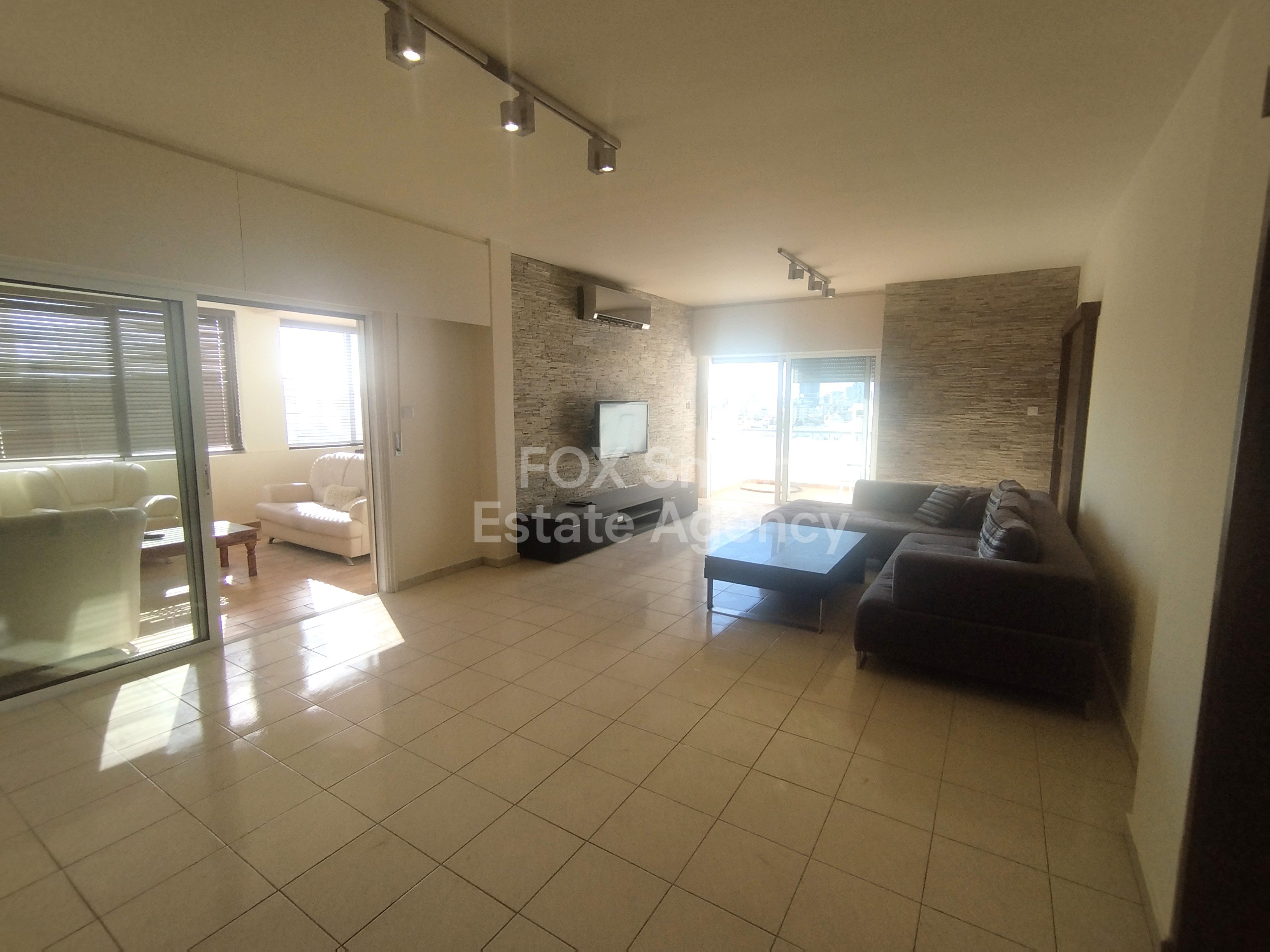Prime 3-Bedroom Apartment in Central Lykavitos