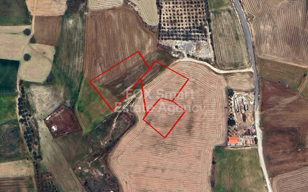Land in Palaiometocho - view 1