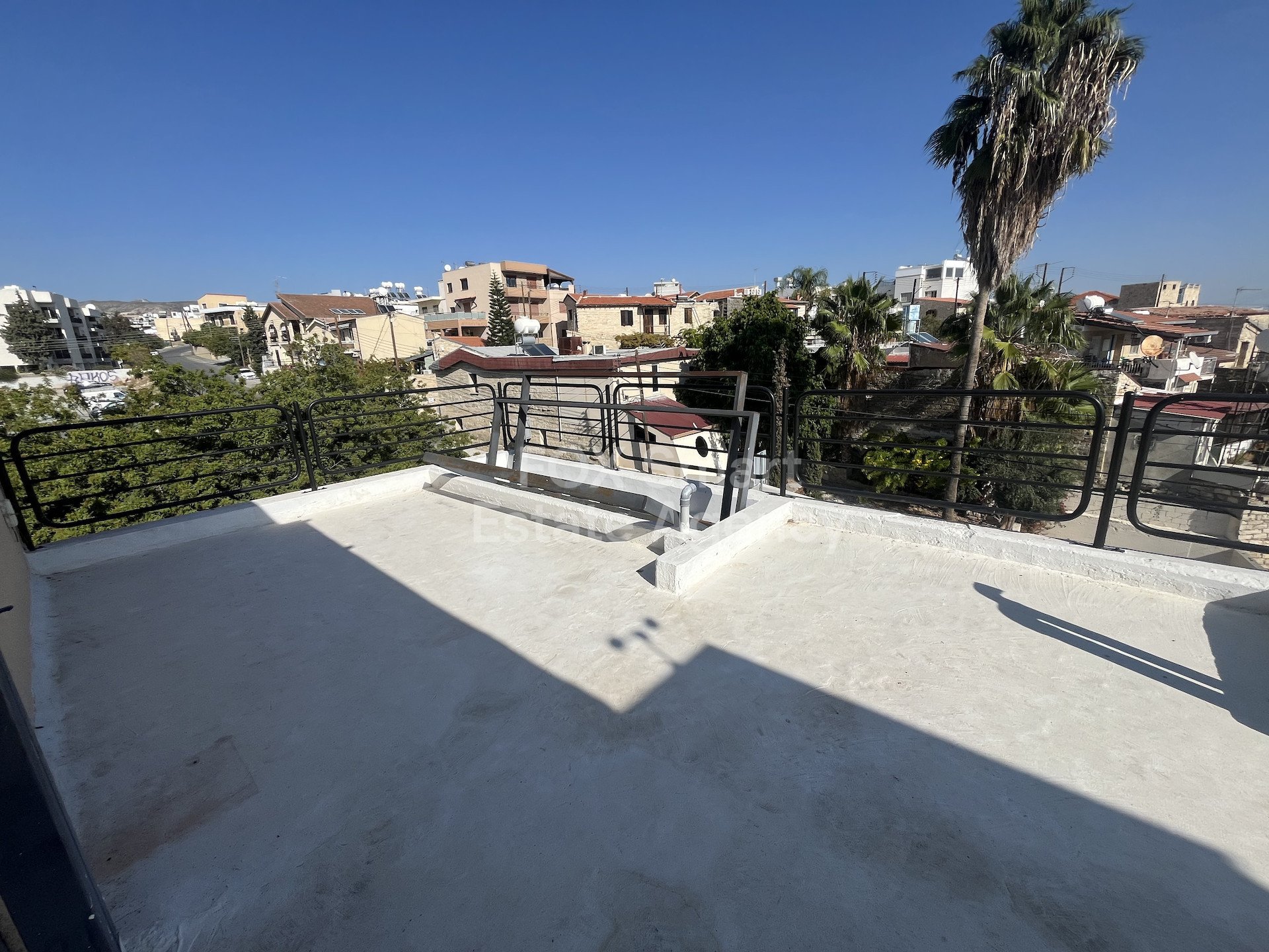 House in Ayios Athanasios (quarter) - Image 3