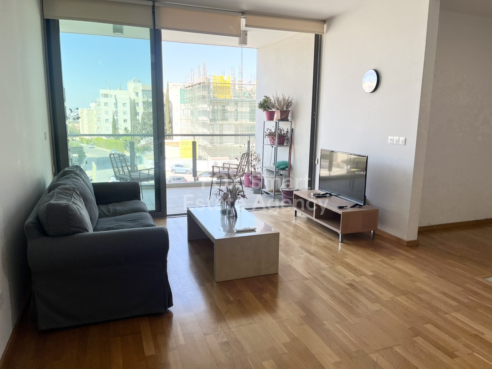 For rent 2 bedroom fully-furnished apartment close to KPMG and John Kennedy Street in Acropolis, Nicosia.