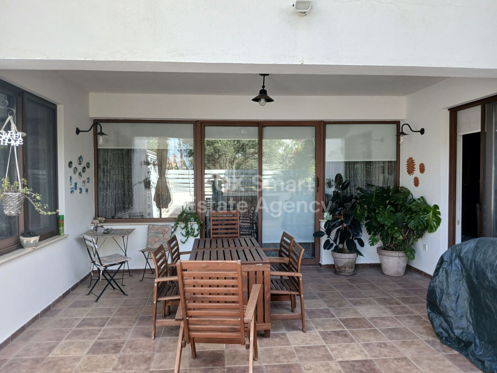 Beautiful traditional style house in a peaceful neighborhood