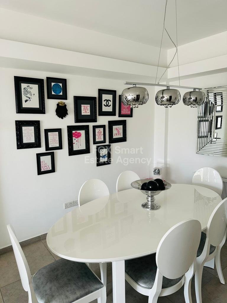 2 Bedroom, Modern Apartment
