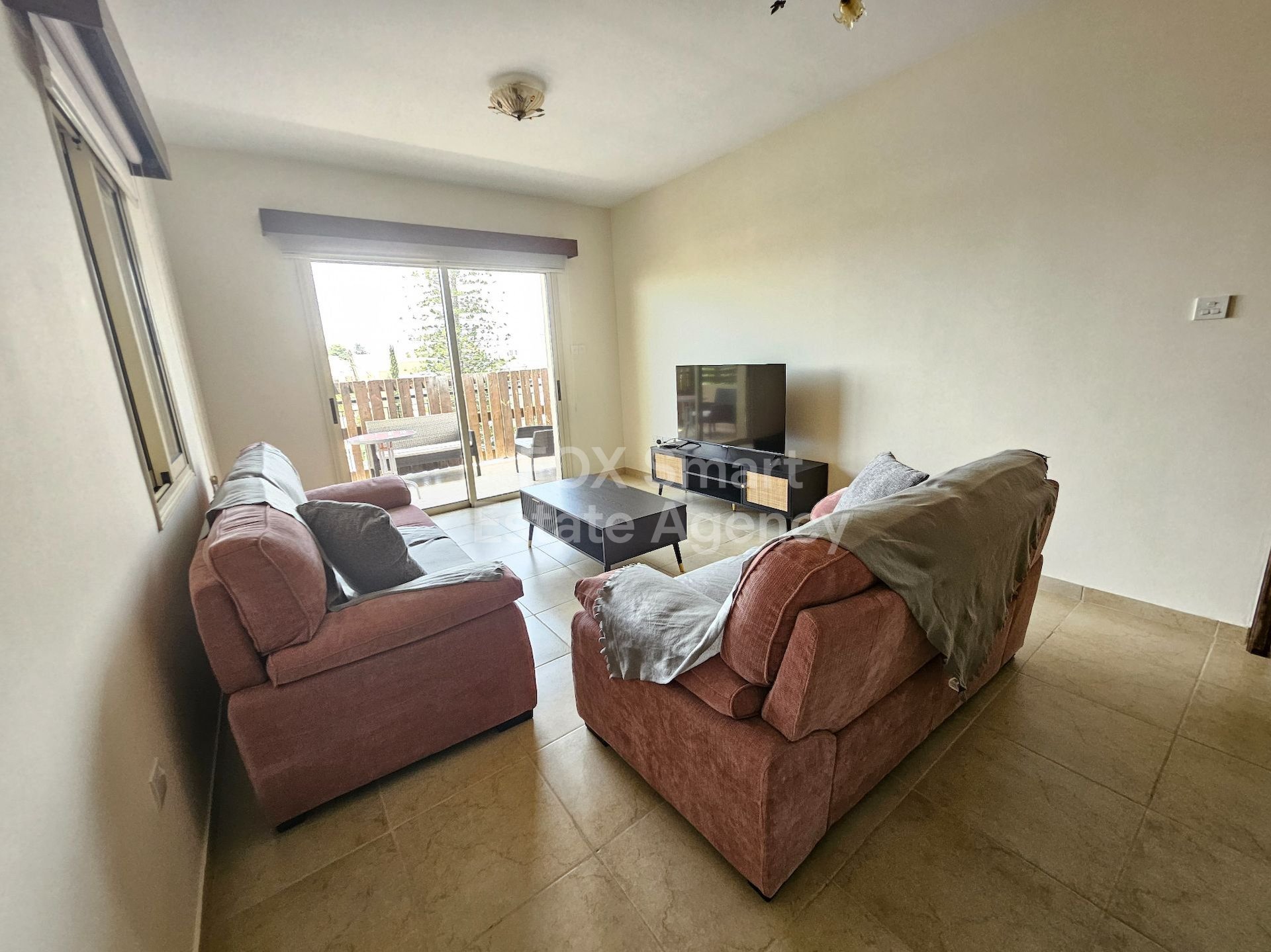 Apartment in Saint Spyridonas - Image 2