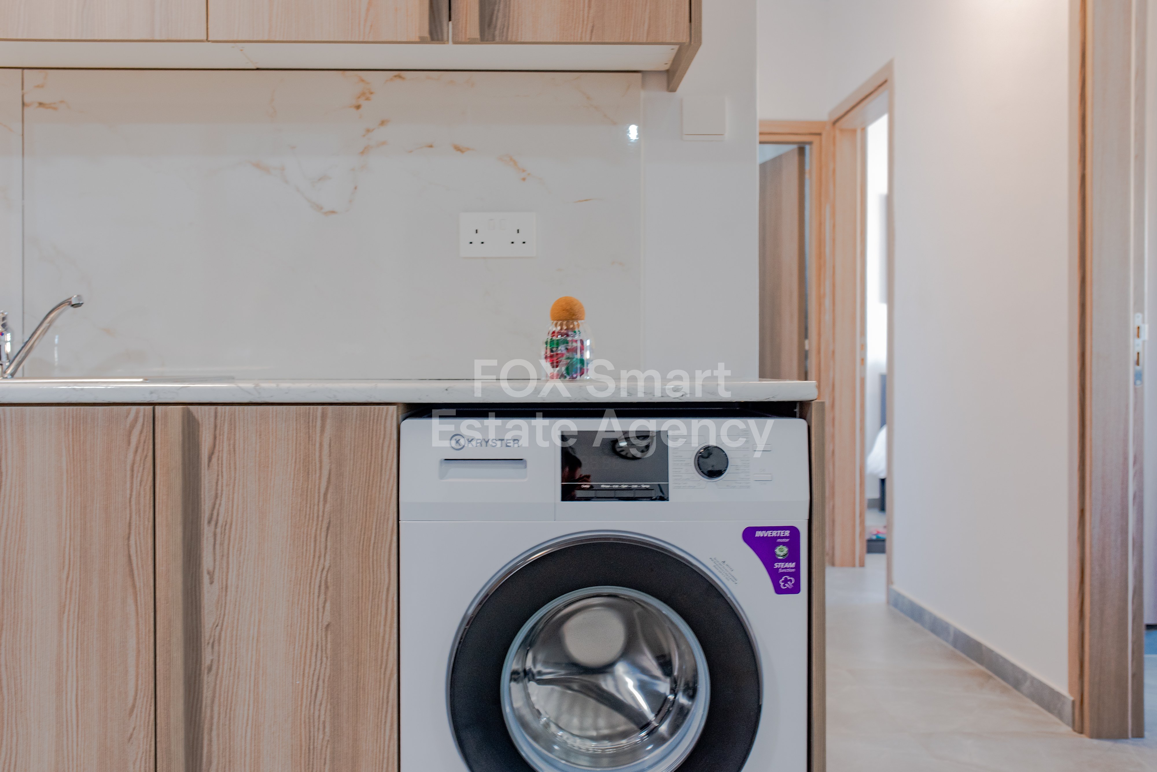 Fully renovated modern apartment near Larnaca Finikoudes