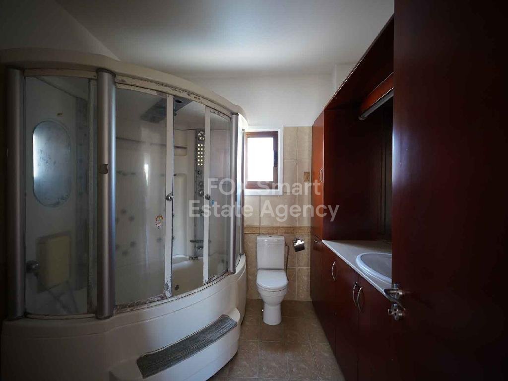 Large detached house in a large plot, Lakatameia-Nicosia for sale