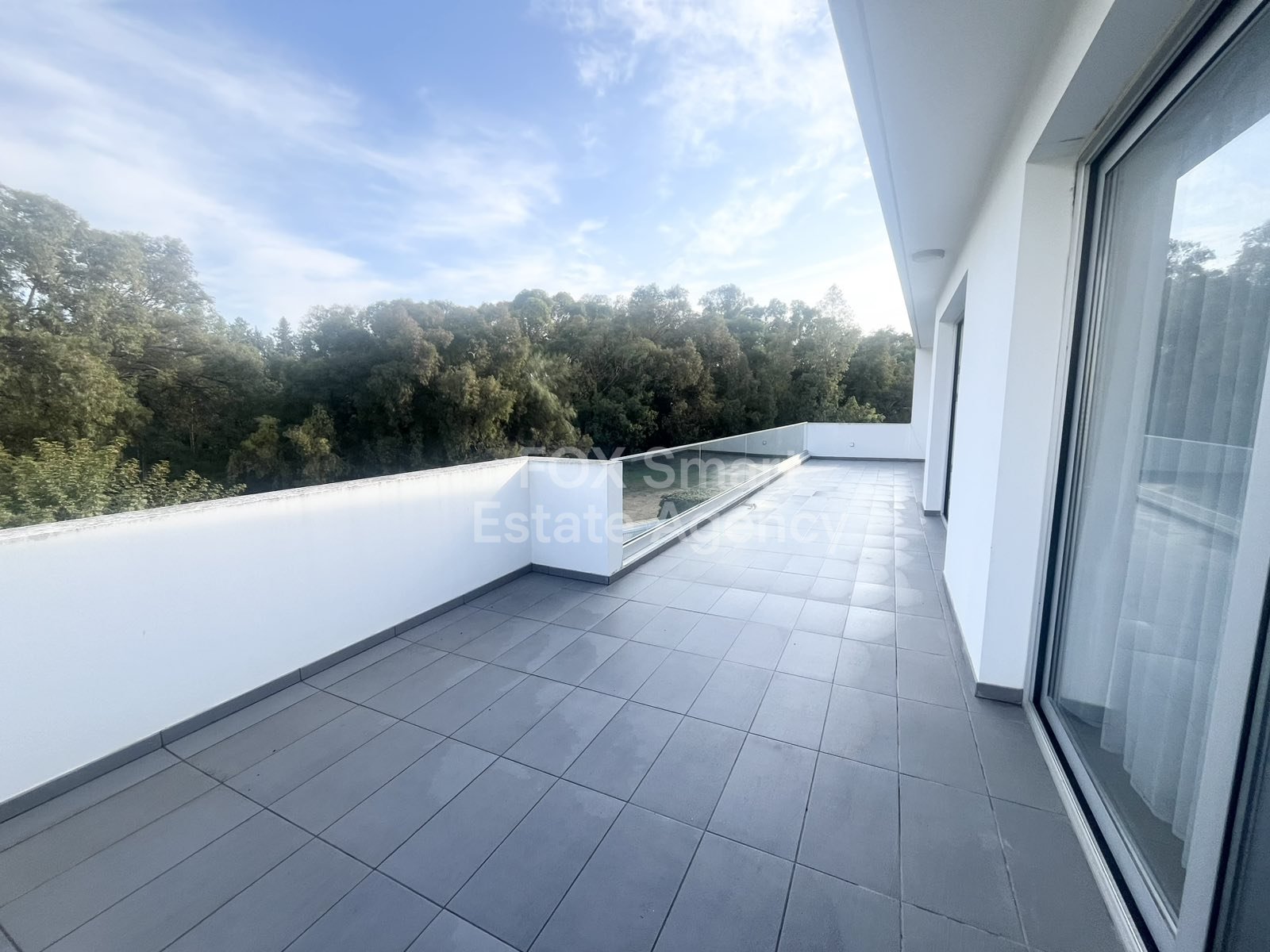 For rent 5 bedroom semi detached furnished house in Strovolos, close to the Presidential Palace, Wargaming, English School and PWC.