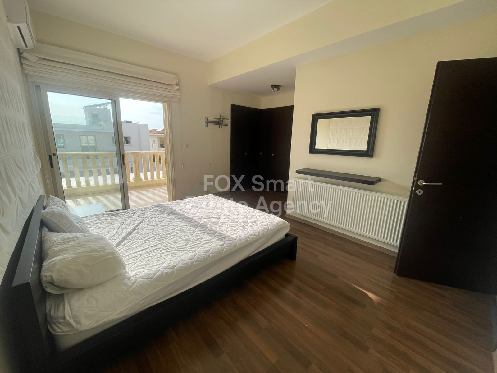 Relaxed Coastal Living: 3-Bedroom Villa Steps from the Beach in Pyla