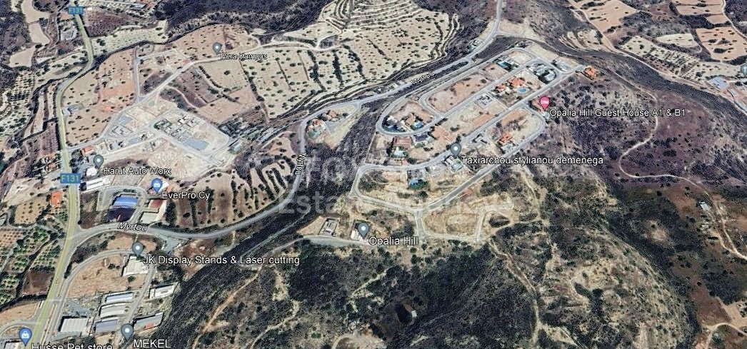 Land in Agios Athanasios