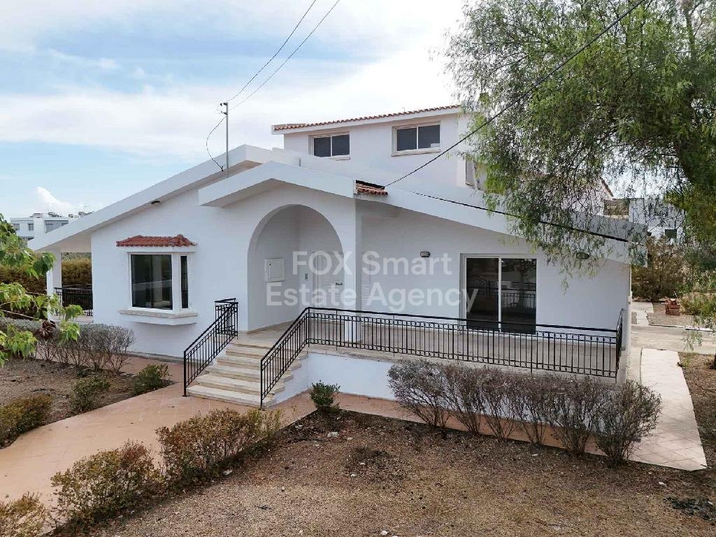 House in Geri - view 1