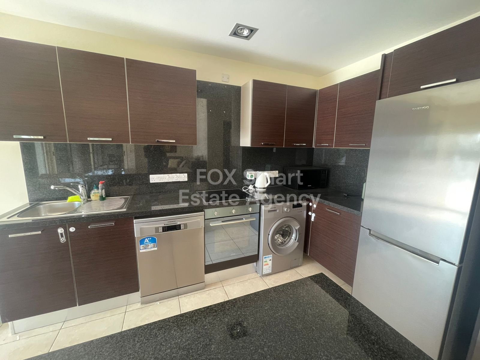 Relaxed Coastal Living: 3-Bedroom Villa Steps from the Beach in Pyla