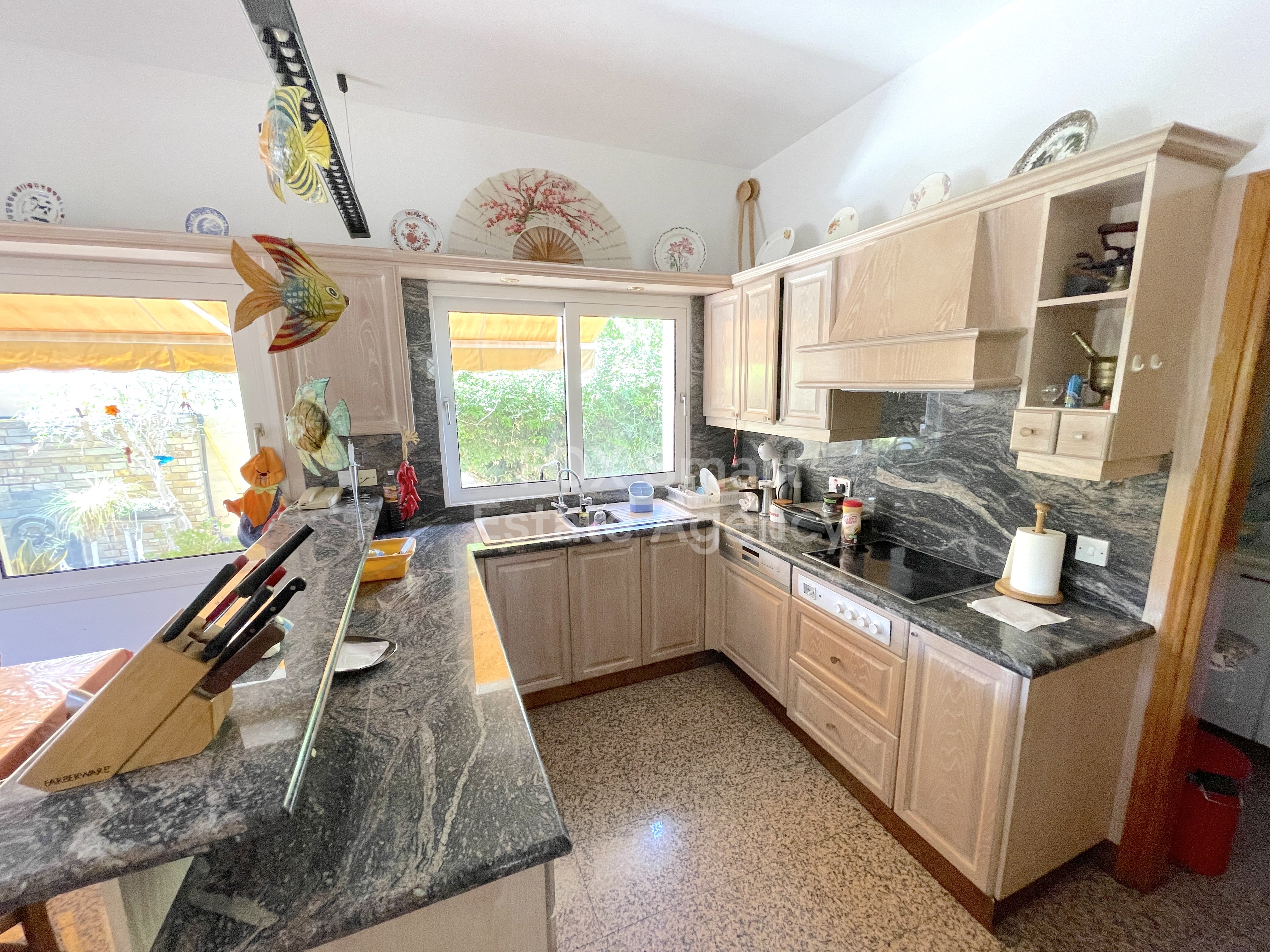 Timeless Elegance in Platy Aglantzias area: Your Dream Home with big yard Awaits