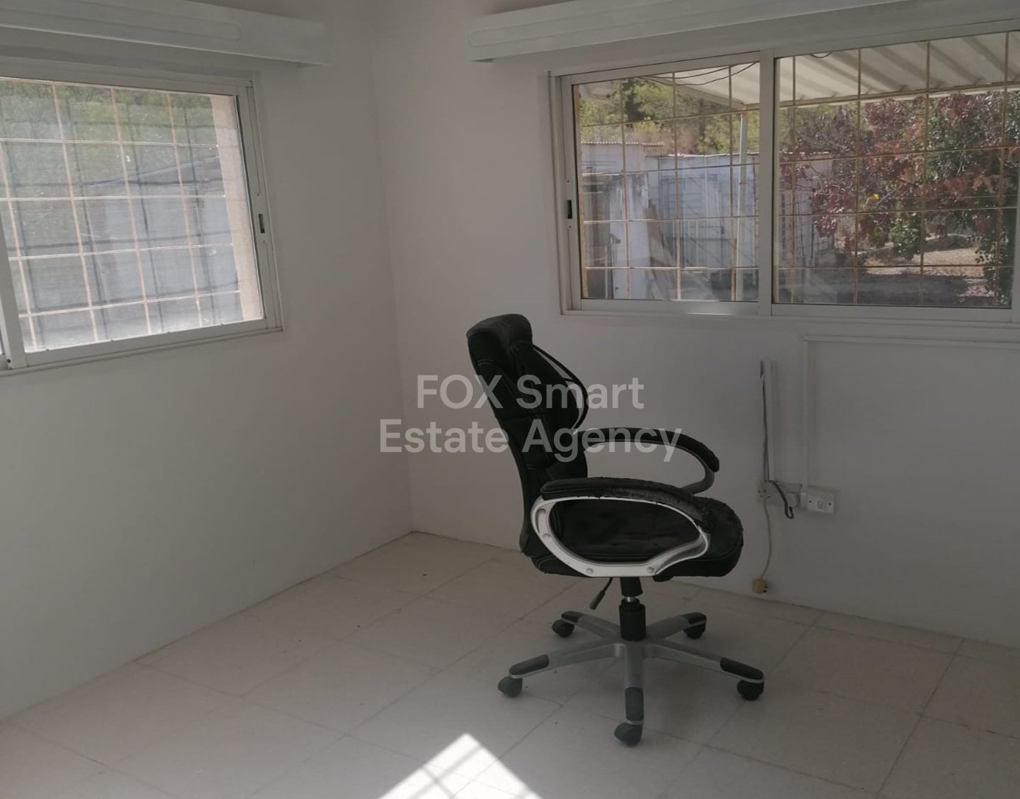 Detached house in over 14000sqm land, between Sia and Alambra