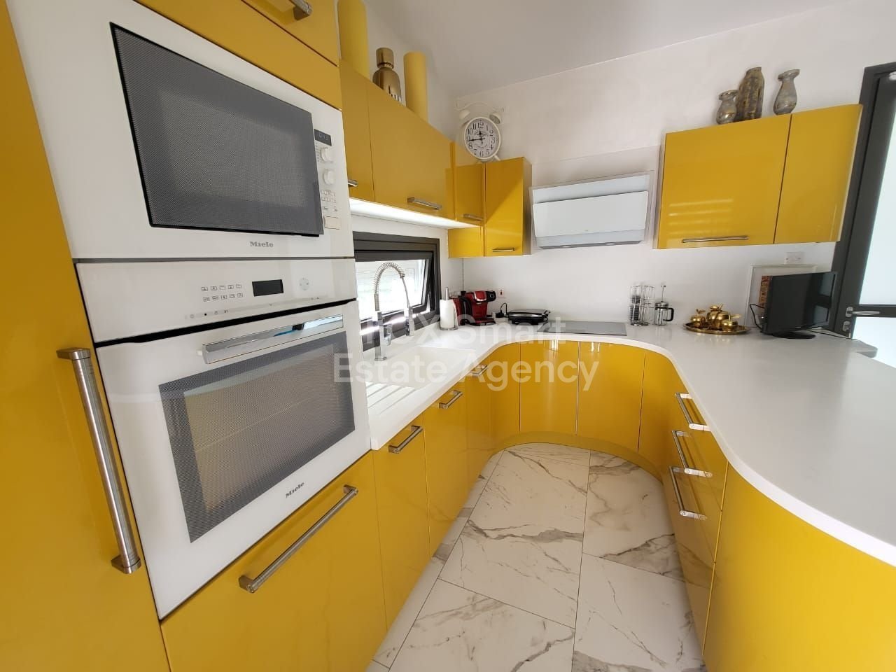 Modern 4-Bedroom Villa for Sale with Private Pool & Rooftop Terrace – Livadia