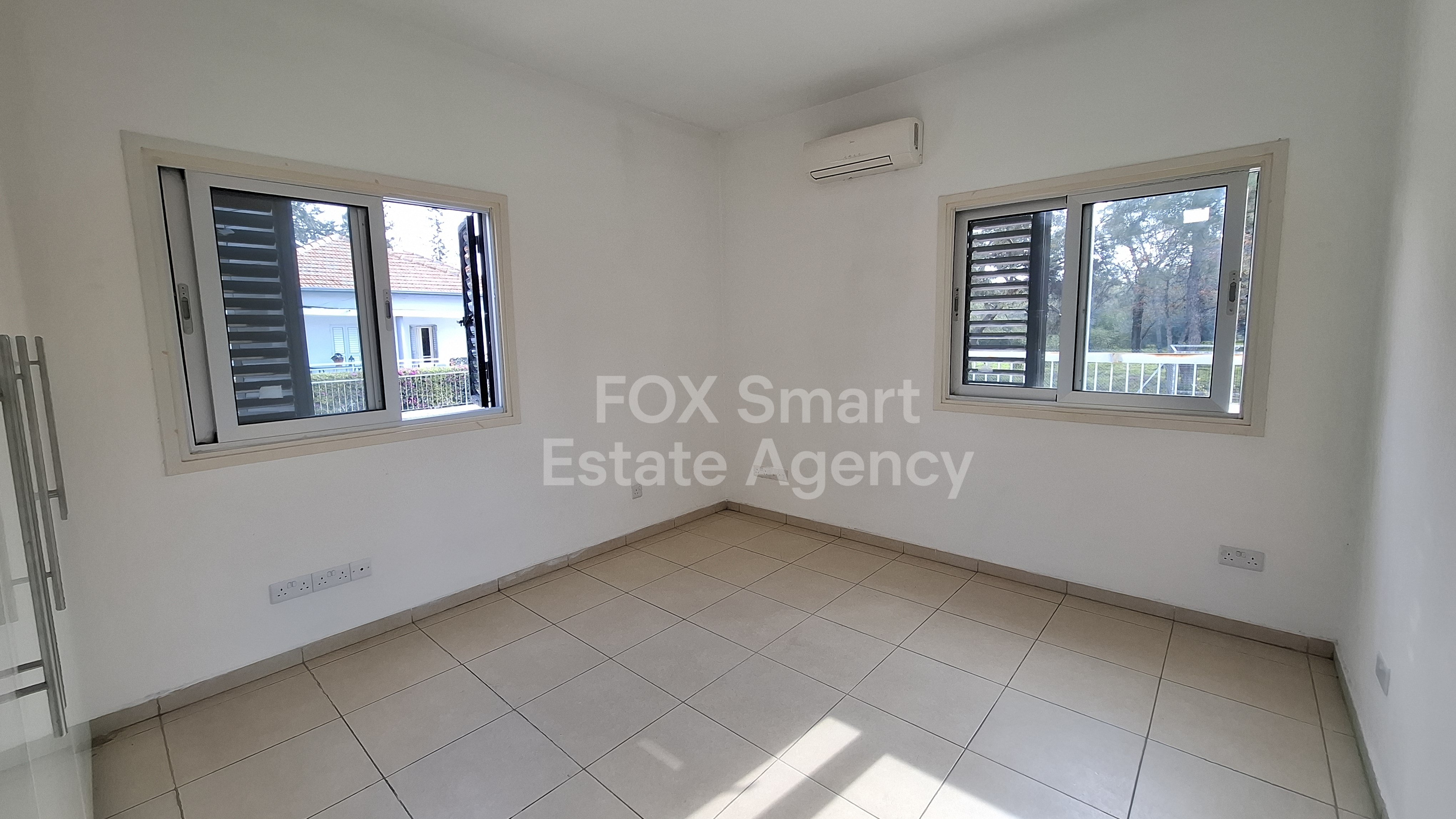 Bright apartment in a beautiful neighborhood next to Athalassas Park