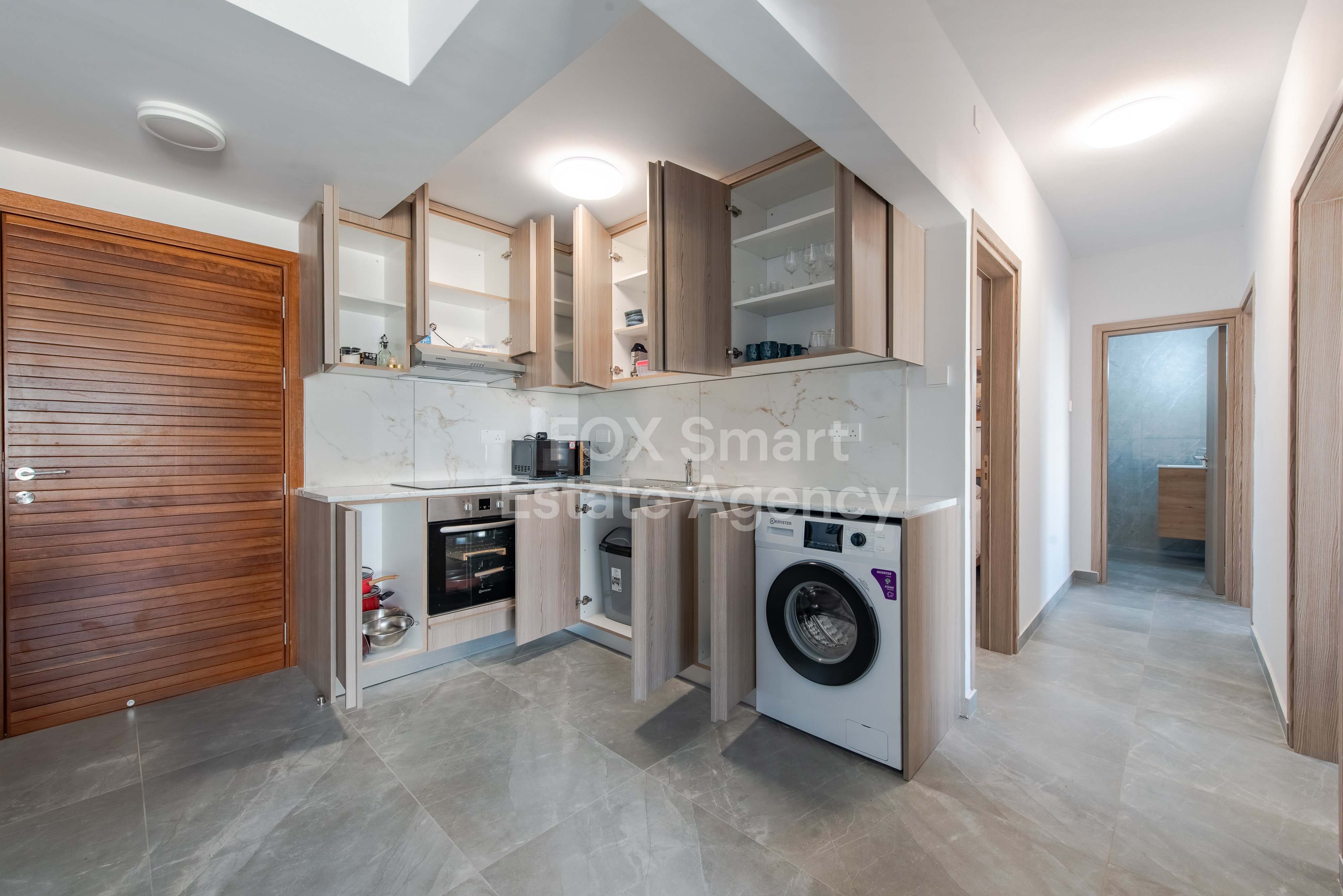 Fully renovated modern apartment near Larnaca Finikoudes