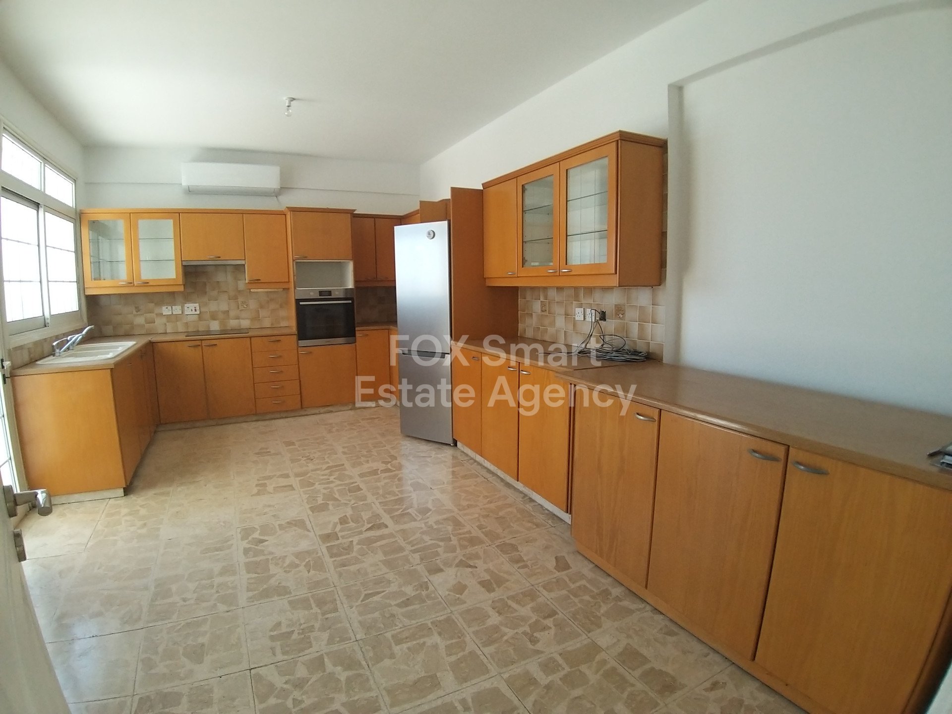 Upper floor House 190sq,m of 3 bedrooms to  in Stavrou, Strovolos