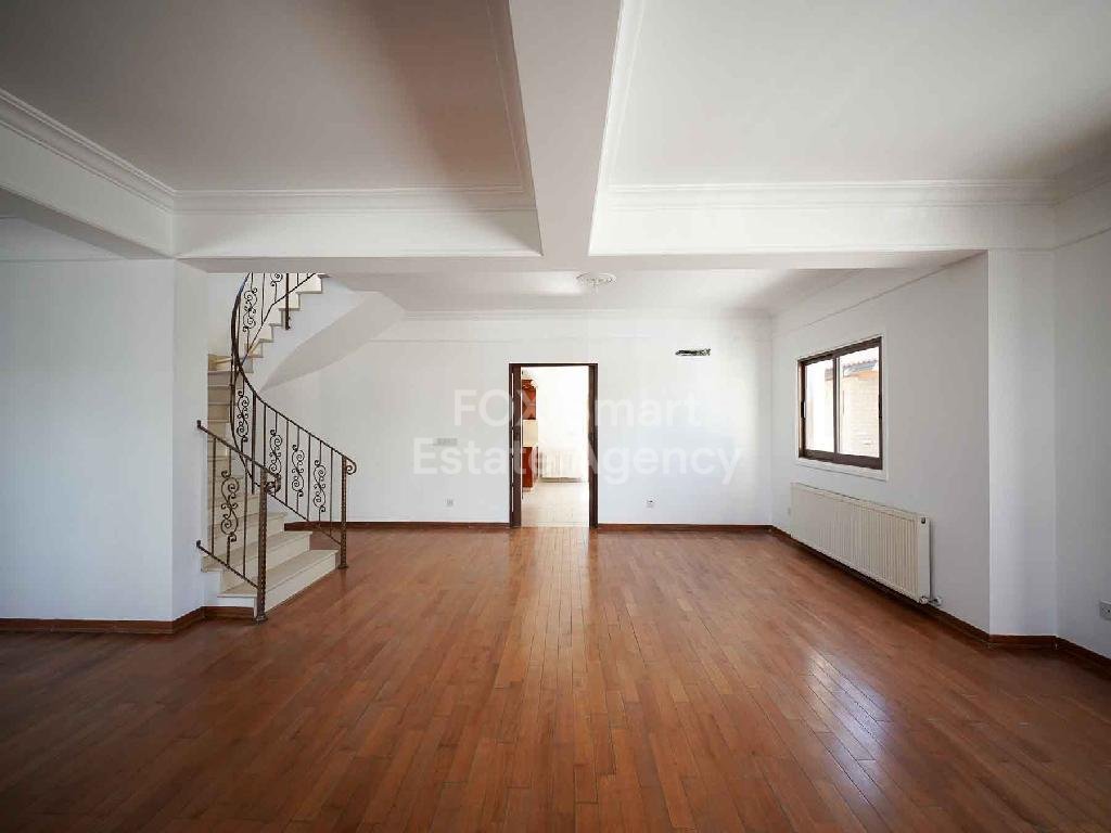 Large detached house in a large plot, Lakatameia-Nicosia for sale