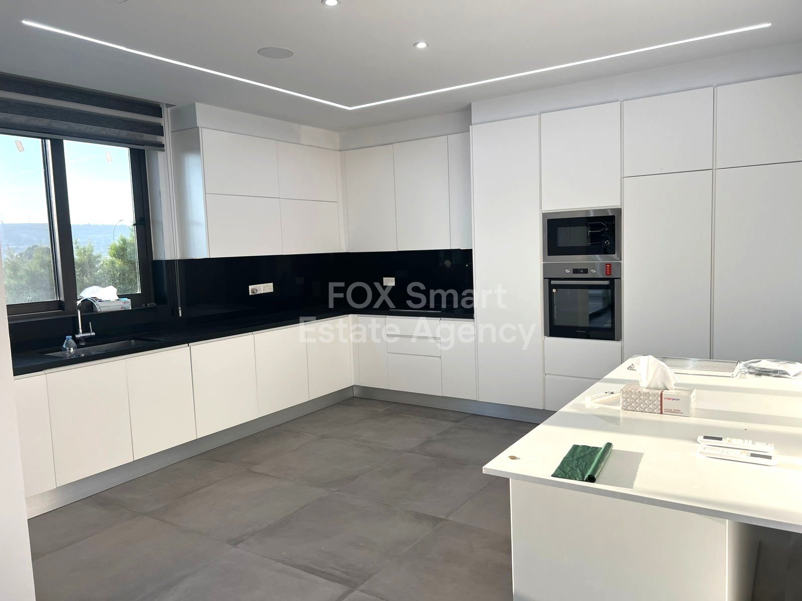 House in Oroklini - Image 3