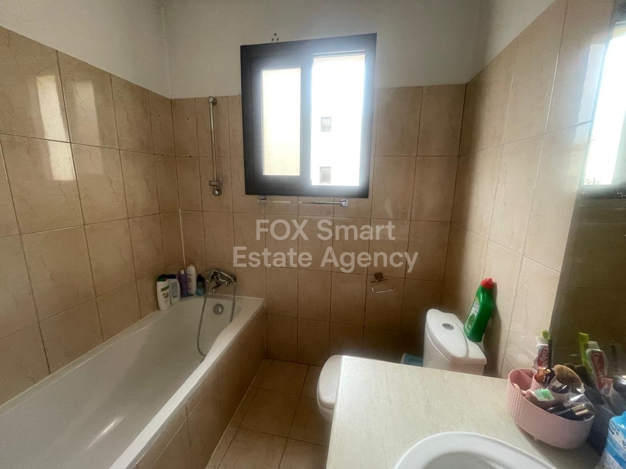 Spacious 4-Bedroom Home in Vergina – Quiet Residential Area