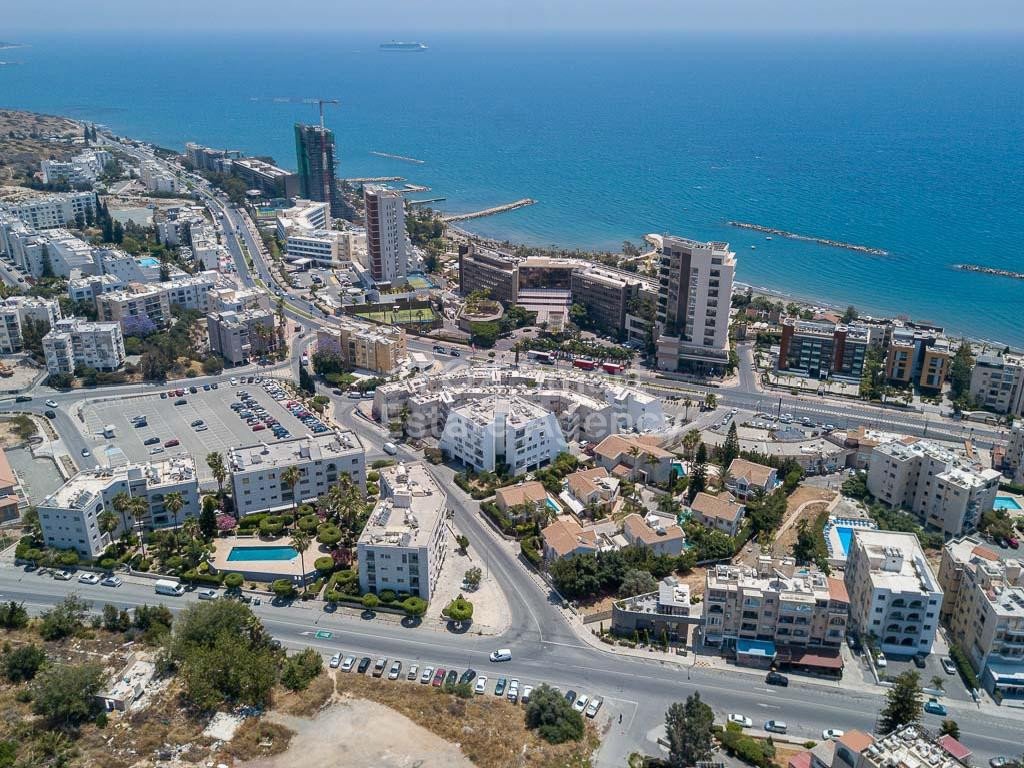 Apartment in Agios Tychon - Image 3