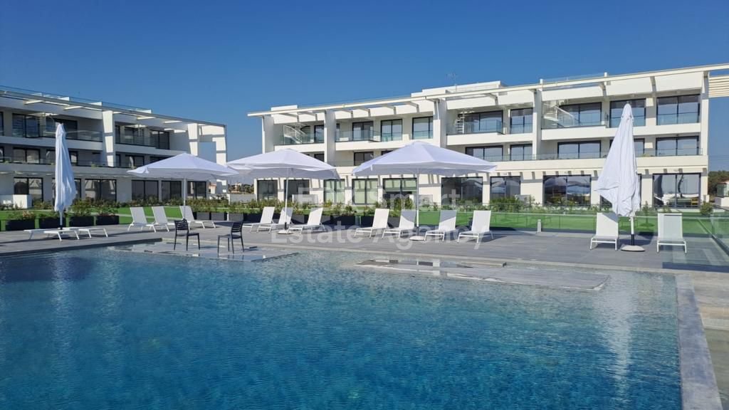 Apartment in Perivolia - Image 2