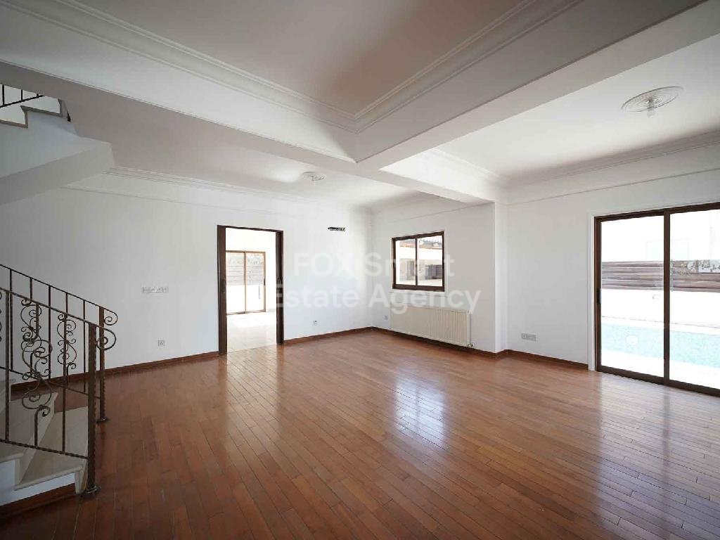 Large detached house in a large plot, Lakatameia-Nicosia for sale