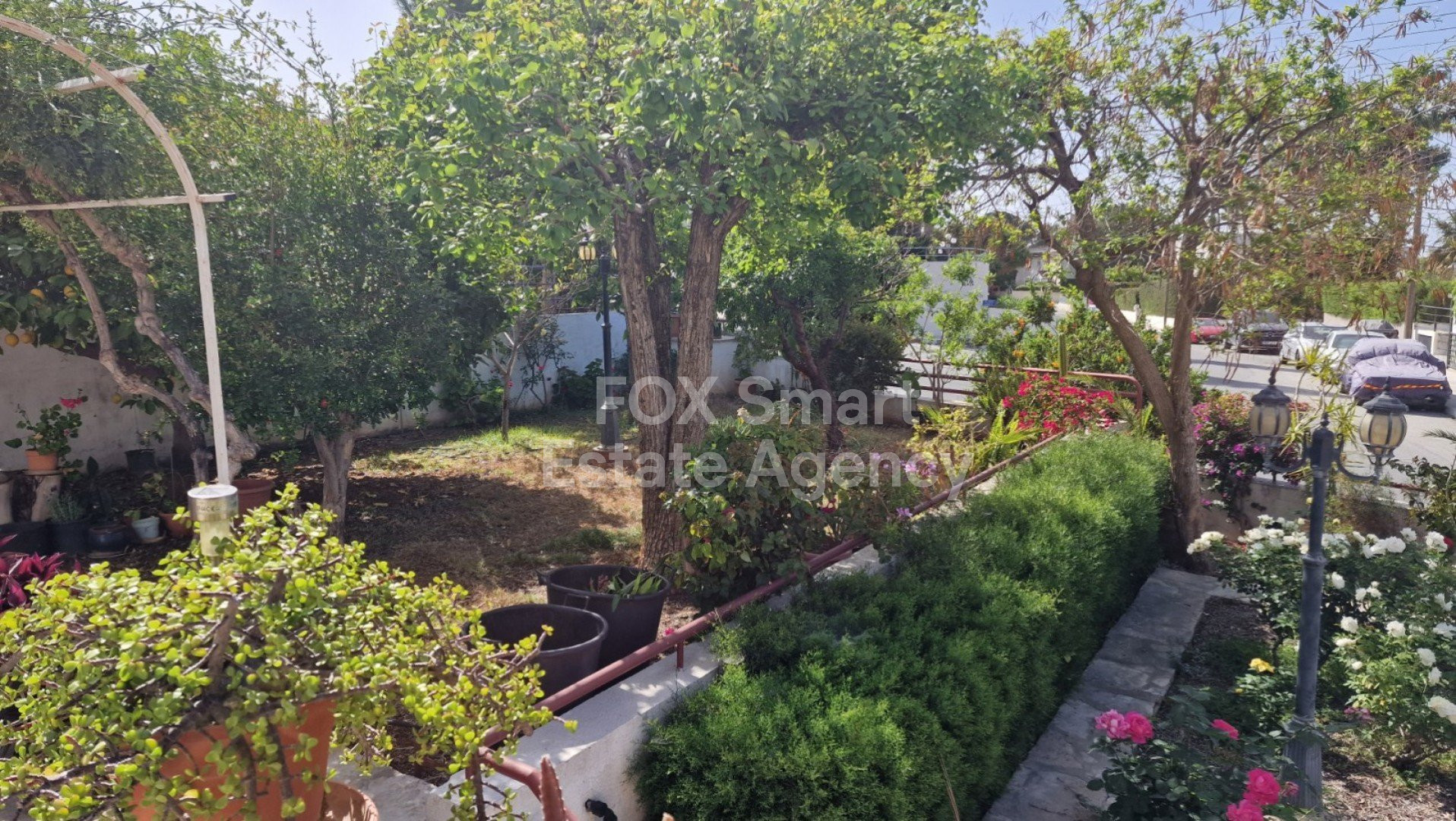 House, For Sale, Limassol, Agios Tychon  4 Bedrooms 3 Bathro.....
