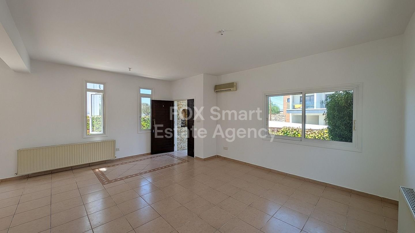 Spacious 4-Bedroom Detached Home with Basement Studio in Engomi