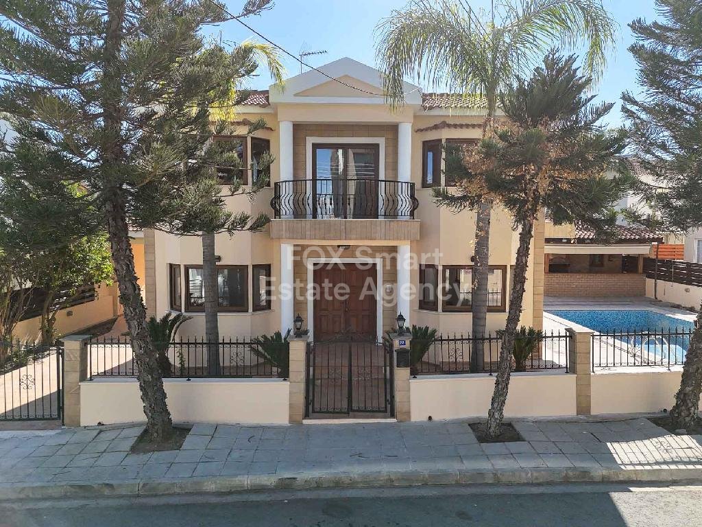 Large detached house in a large plot, Lakatameia-Nicosia for sale