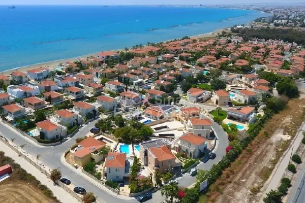 3-Bedroom Villa with Private Pool in Gated Beachside Complex – Pyla Tourist Area