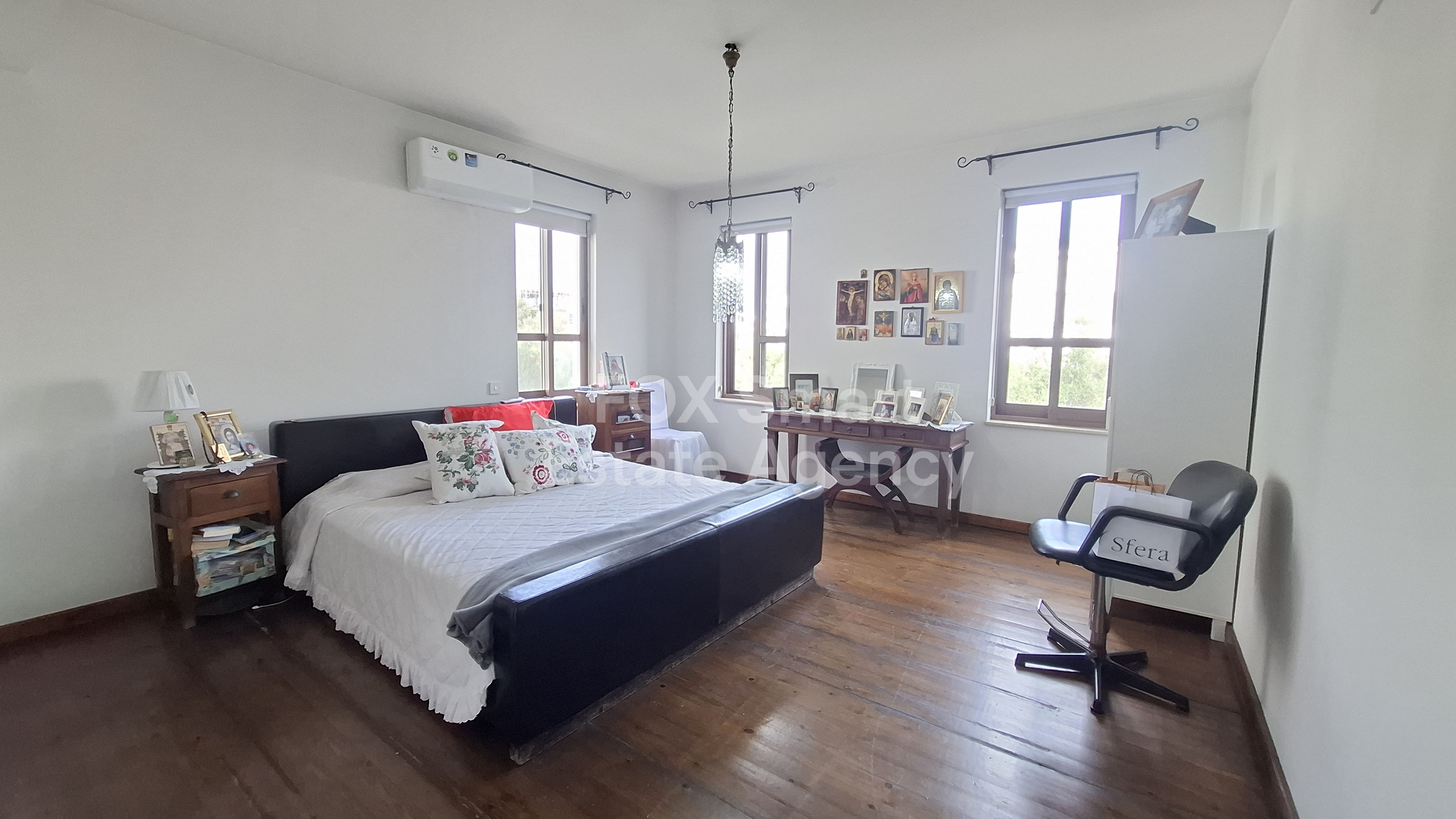 Beautiful traditional style house in a peaceful neighborhood