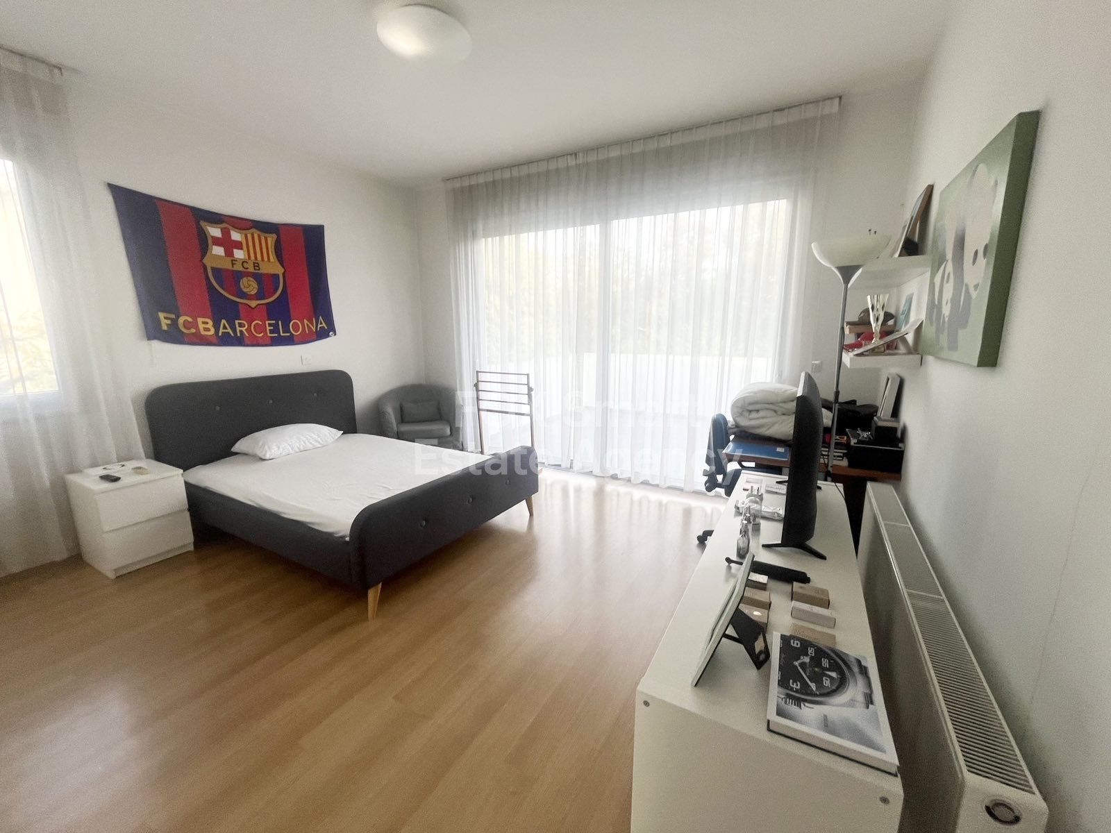 For rent 5 bedroom semi detached furnished house in Strovolos, close to the Presidential Palace, Wargaming, English School and PWC.