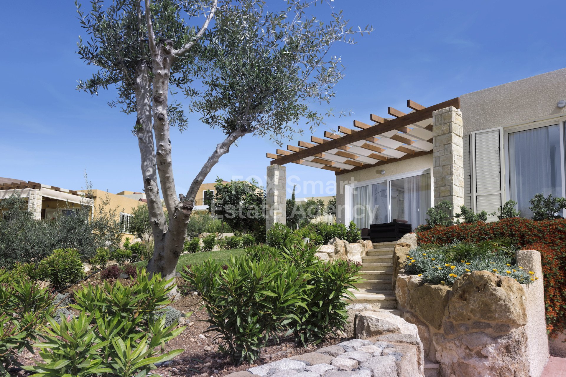 Apartment in Chlorakas - view 1