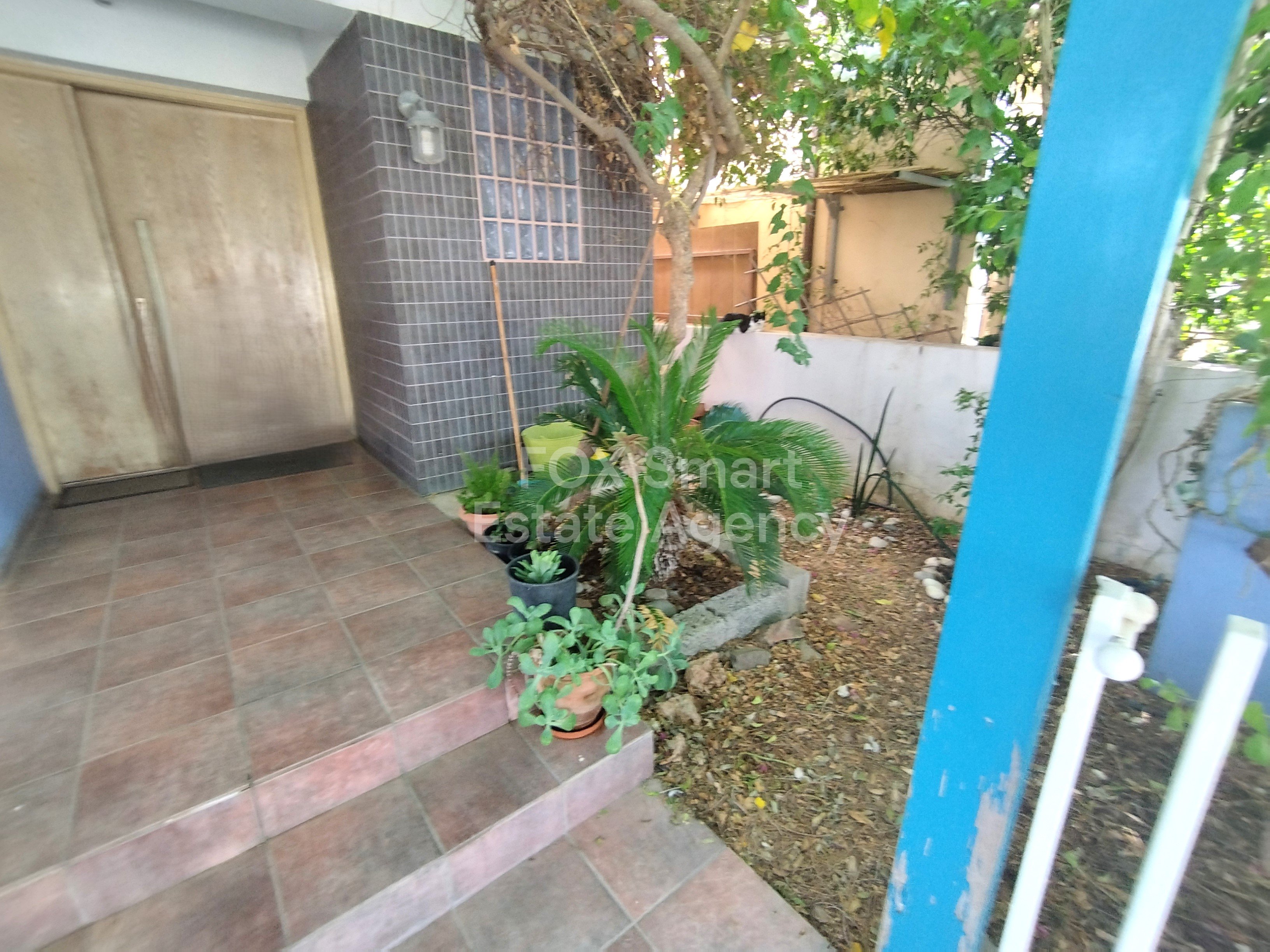 Space, Comfort & Location – 4-Bedroom Residence with Attic & Courtyard