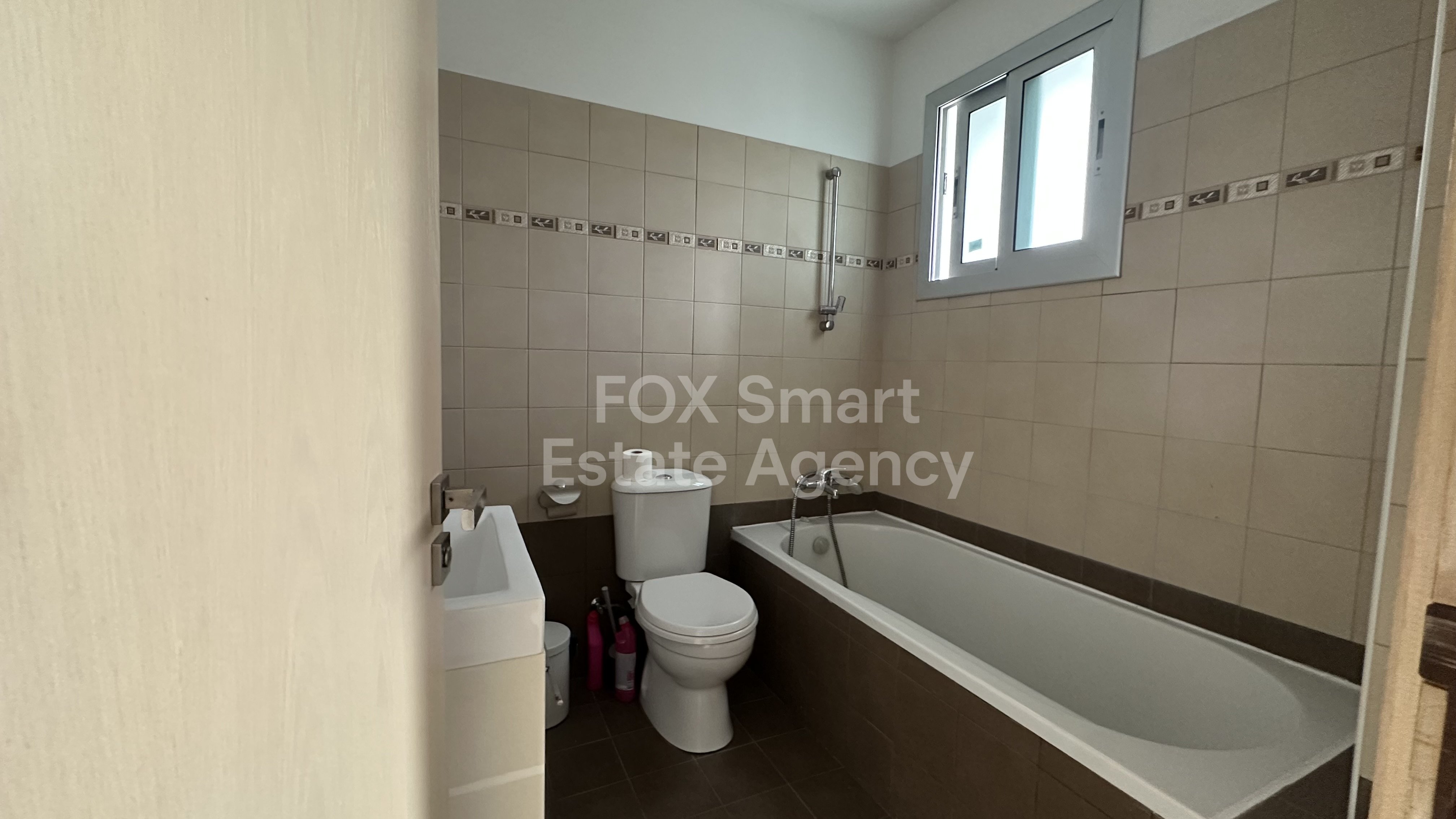 Two Bedroom Apartment in Makedonitissa