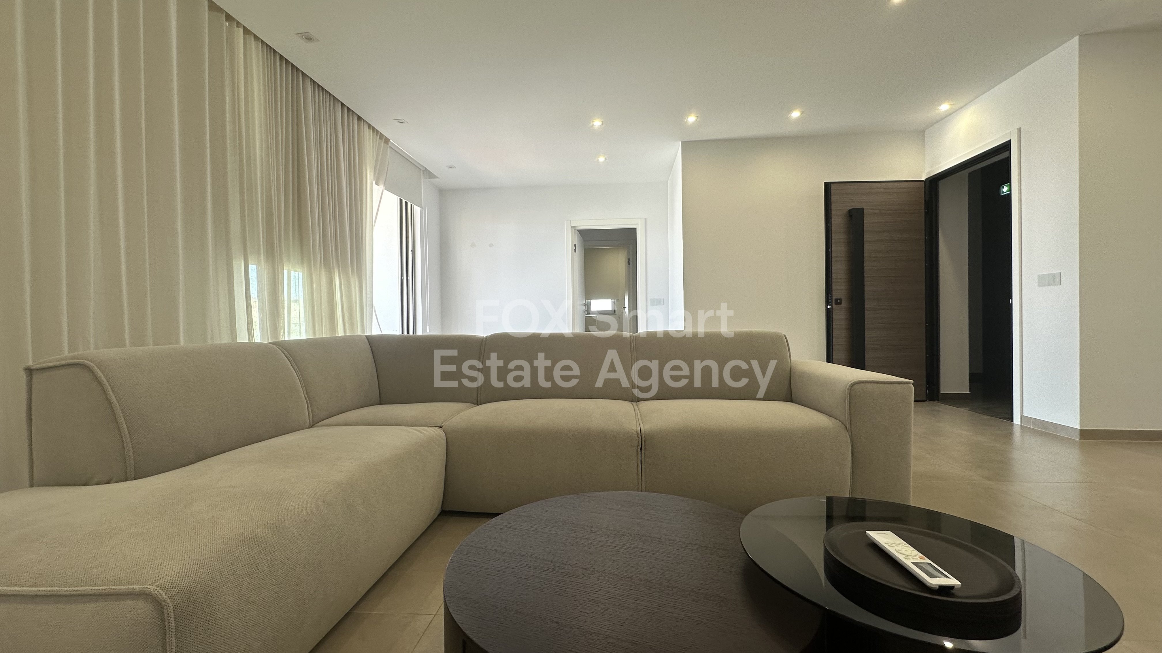 Luxurious Three Bedroom Penthouse Apartment