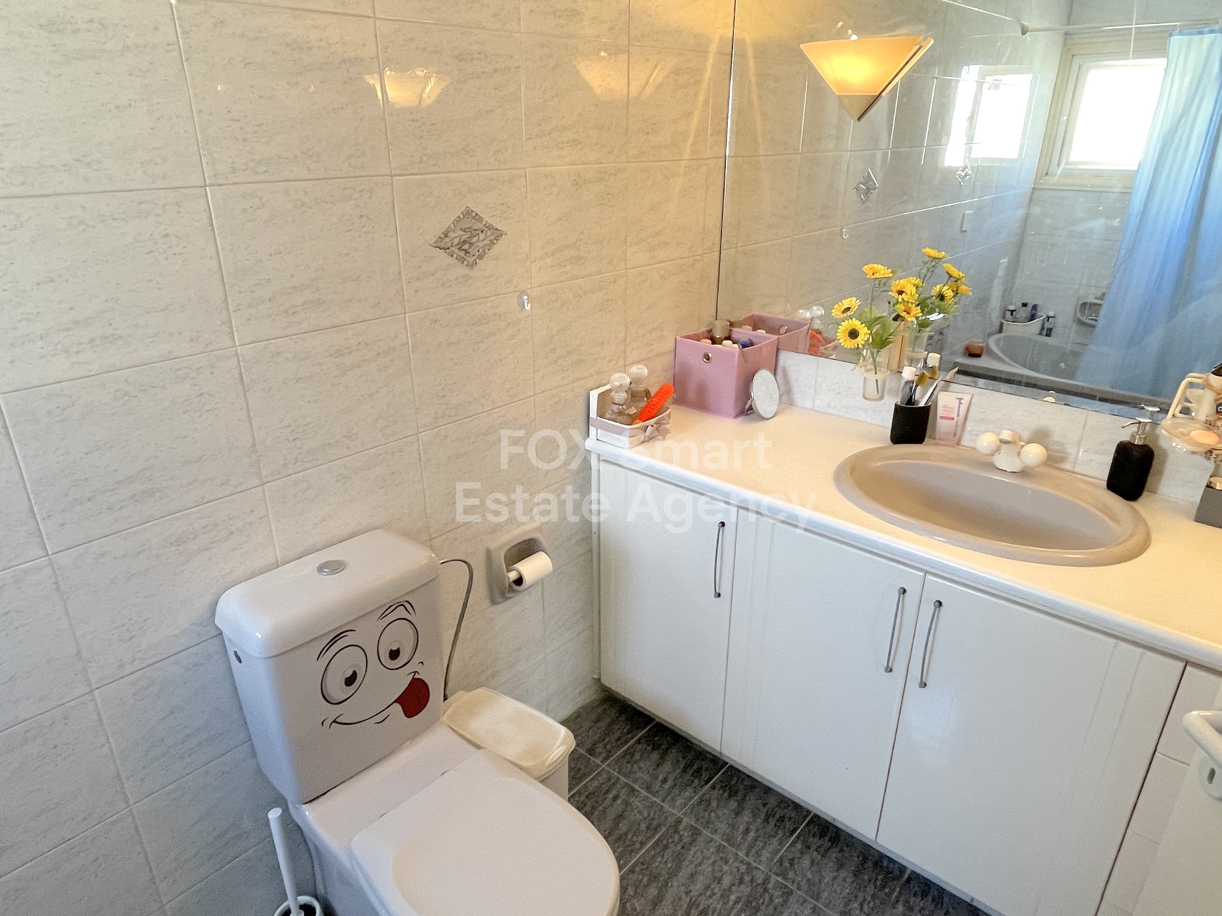 Prime Urban Retreat: Stylish Living in Heart of Aglantzia