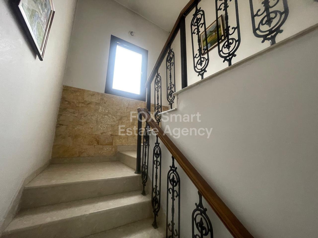 Spacious 4-Bedroom Home in Vergina – Quiet Residential Area