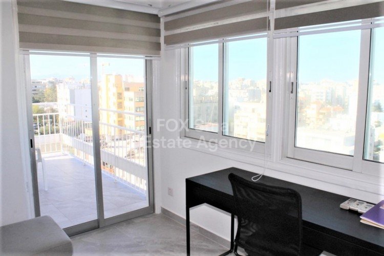Elegant renovated fully furnished 2-bedroom apartment