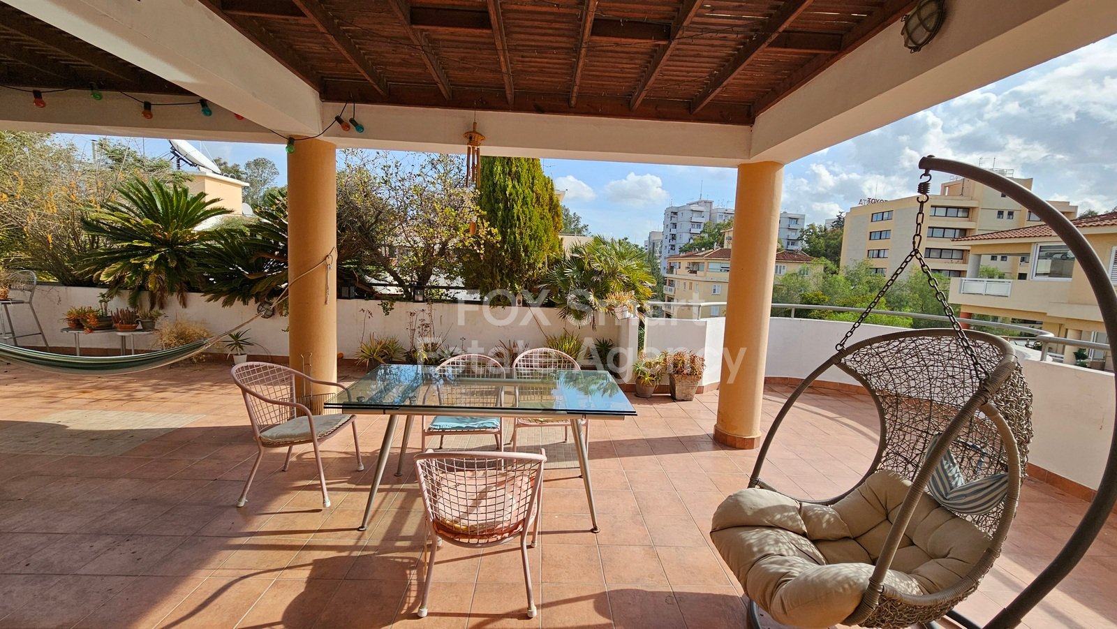 Fully furnished 3-Bedroom Penthouse for rent in Agioi Omologites with lovely view