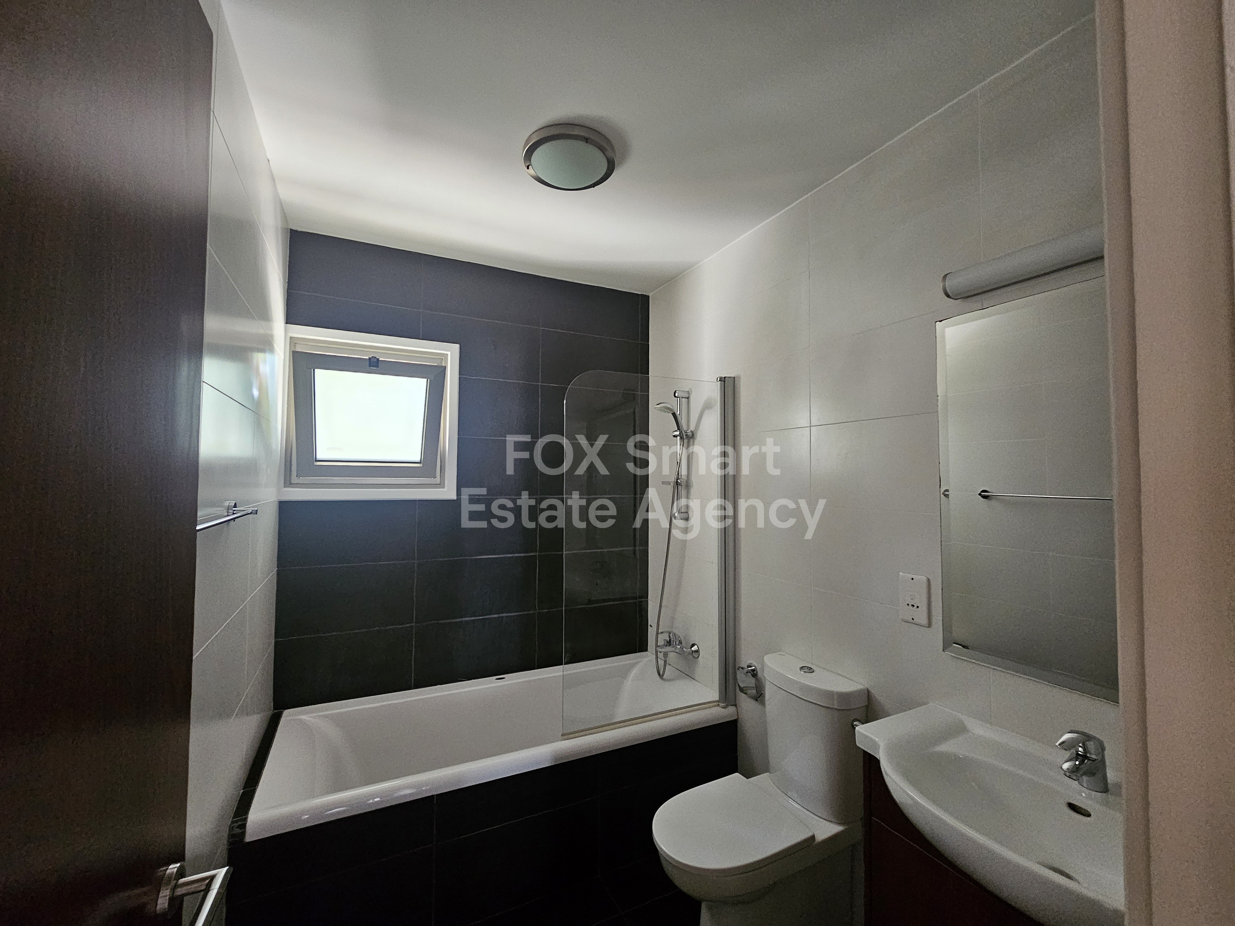 Modern & Spacious 2-Bedroom Apartment (93 sq.m. + 13 sq.m. veranda) in Acropolis, Nicosia (Near Armenias Avenue & City Centre)