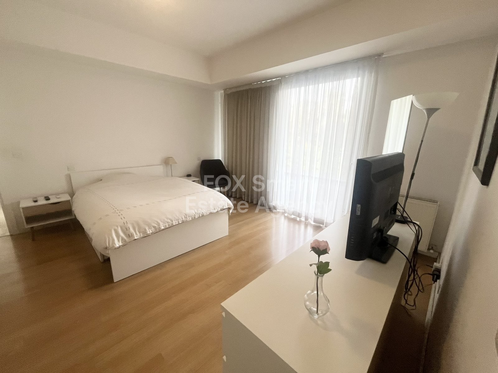 For rent 5 bedroom semi detached furnished house in Strovolos, close to the Presidential Palace, Wargaming, English School and PWC.