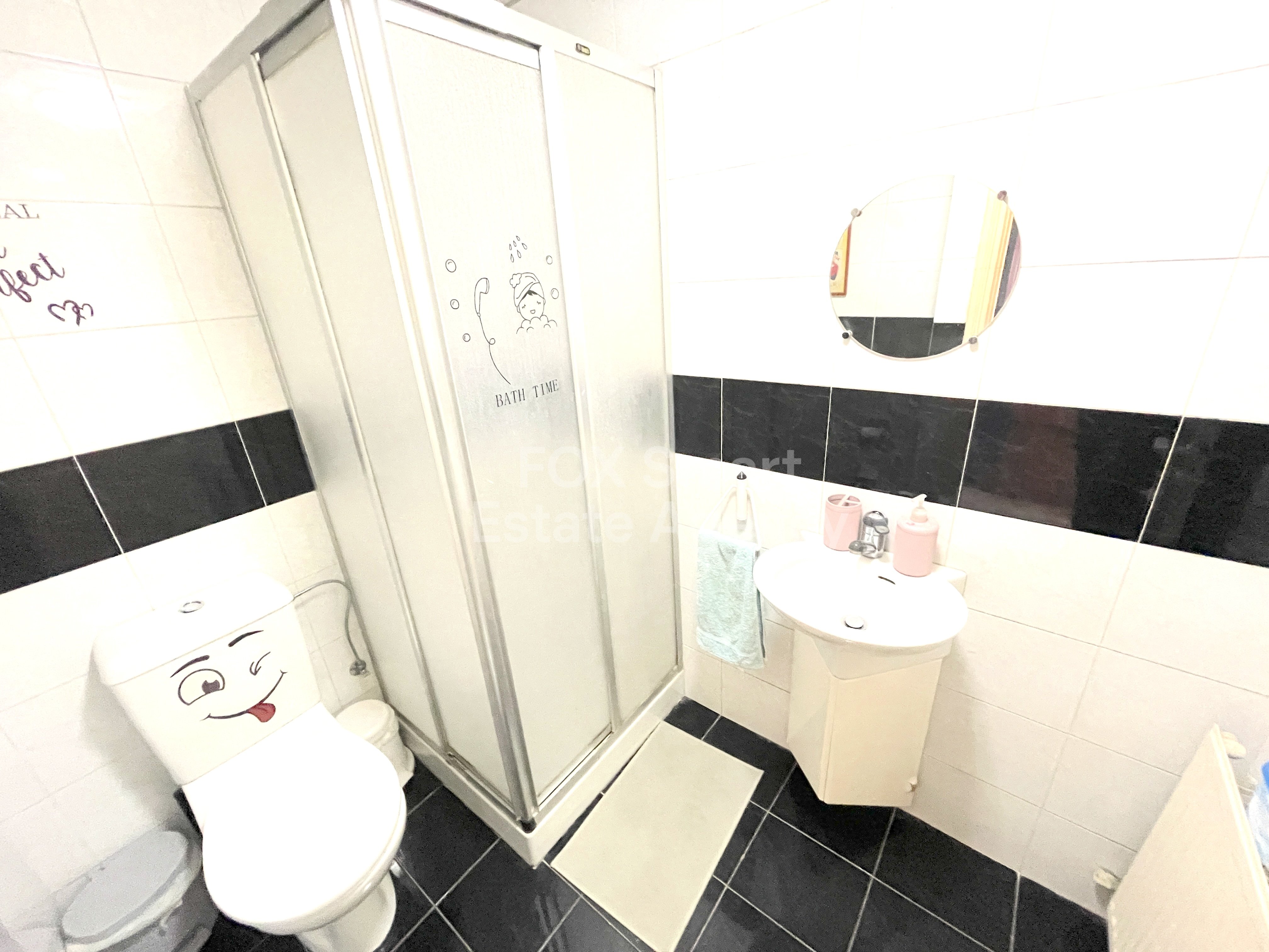 Prime Urban Retreat: Stylish Living in Heart of Aglantzia