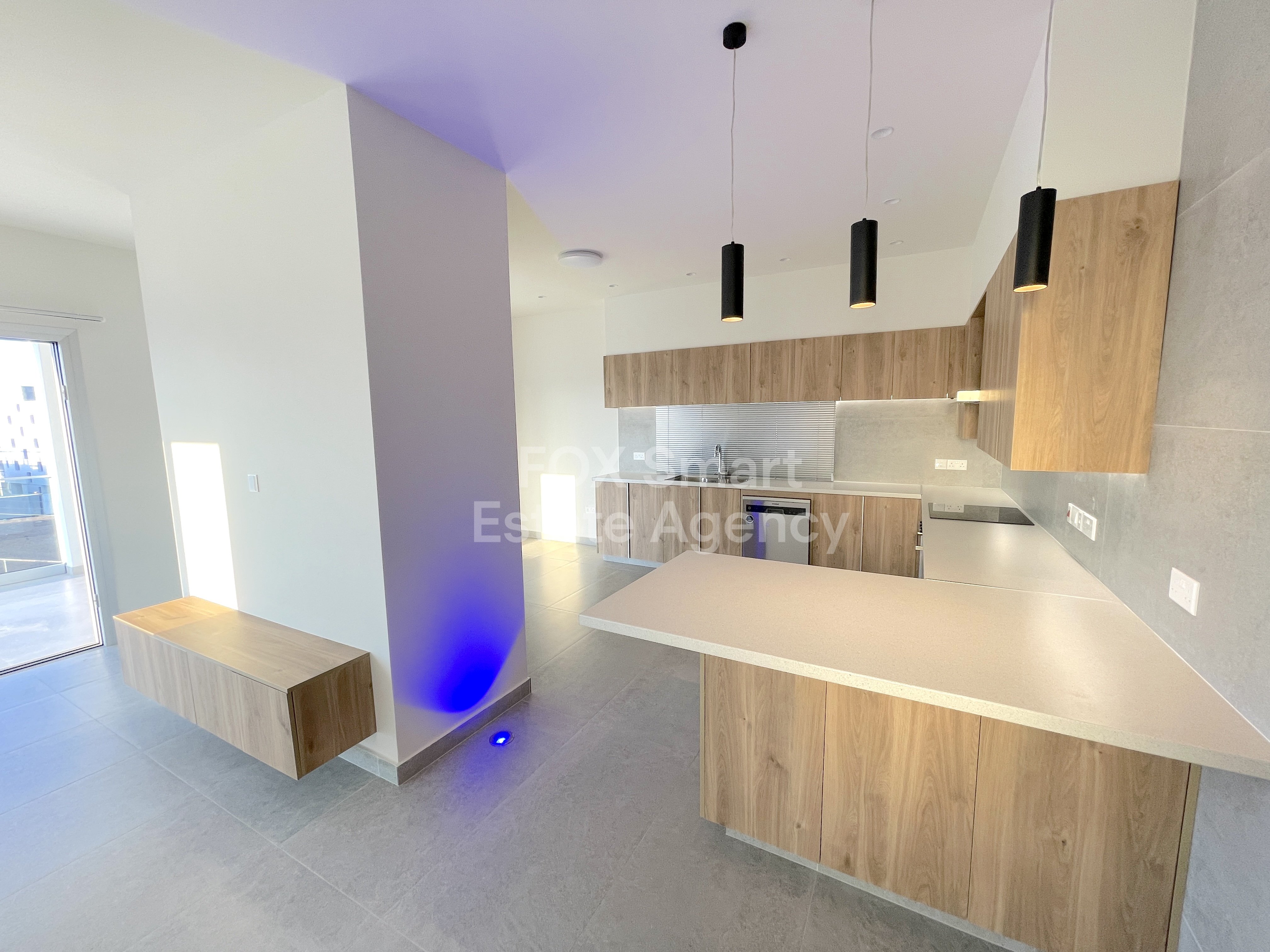 Charming Top-Floor 2-Bedroom Apartment with Expansive Balcony Near American Medical Center in Strovolos!