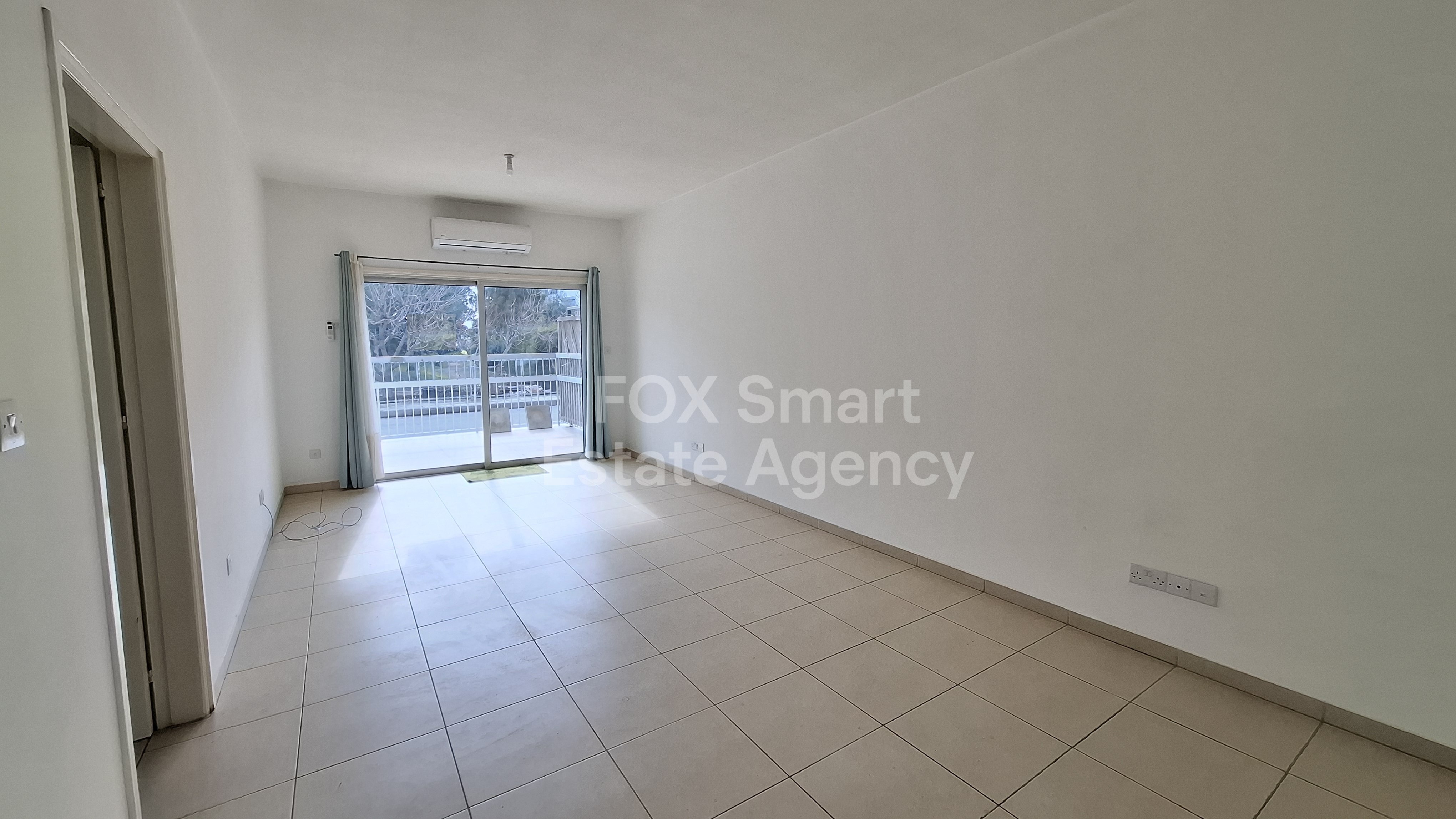 Bright apartment in a beautiful neighborhood next to Athalassas Park