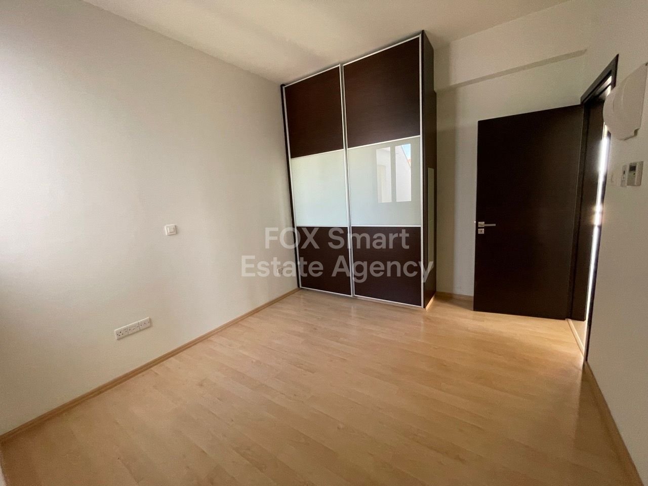 Beachside 3-Bedroom Apartment with Private Pool in Pervolia, Larnaca