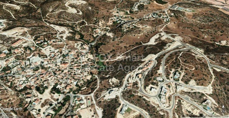 Land in Agios Tychon - Image 2