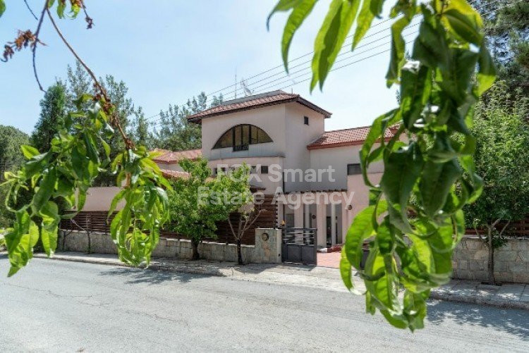 House, For Sale, Limassol, Moniatis  8 Bedrooms 8 Bathrooms.....