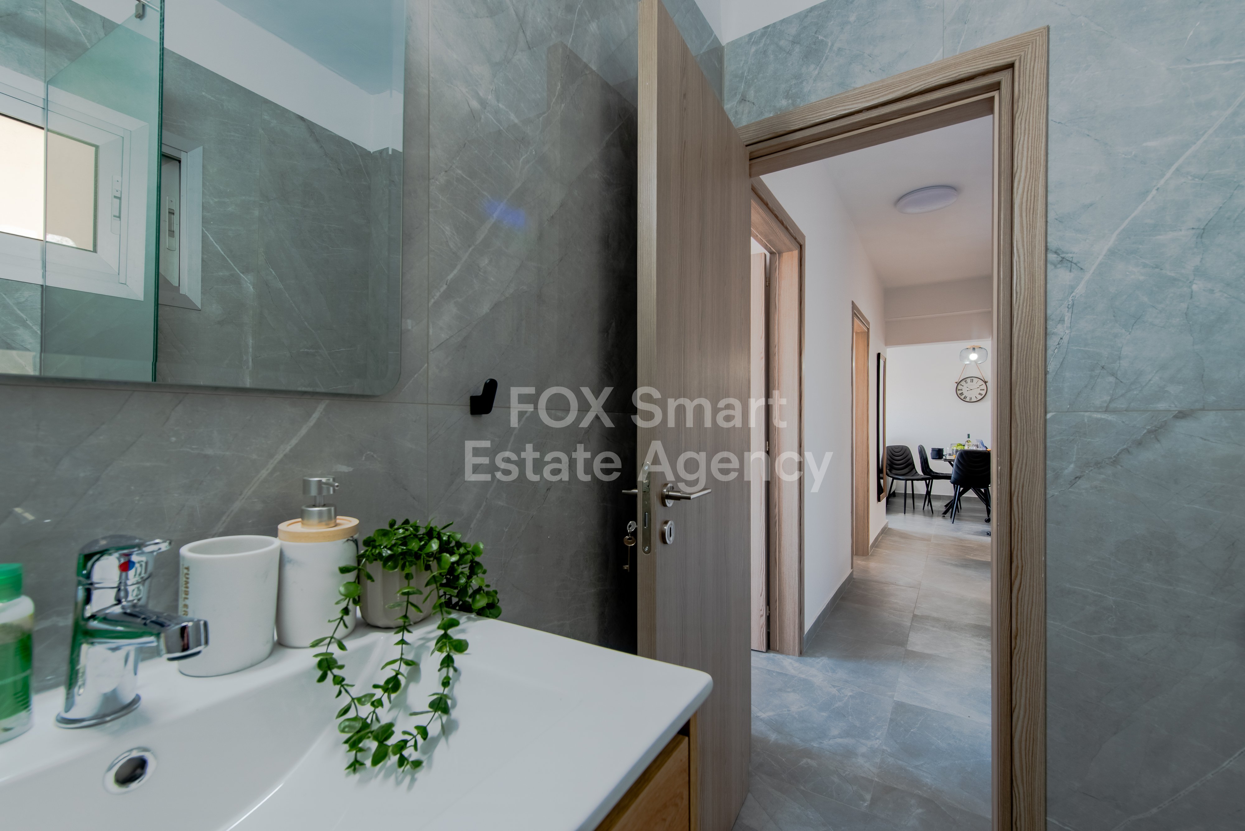 Fully renovated modern apartment near Larnaca Finikoudes